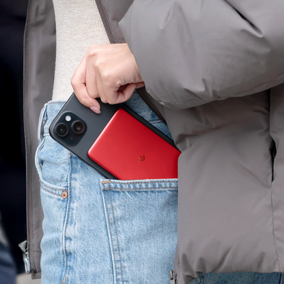 LOGiiX Piston Power 5000 mAh Slim Mag Limited Edition (Canada Red)
