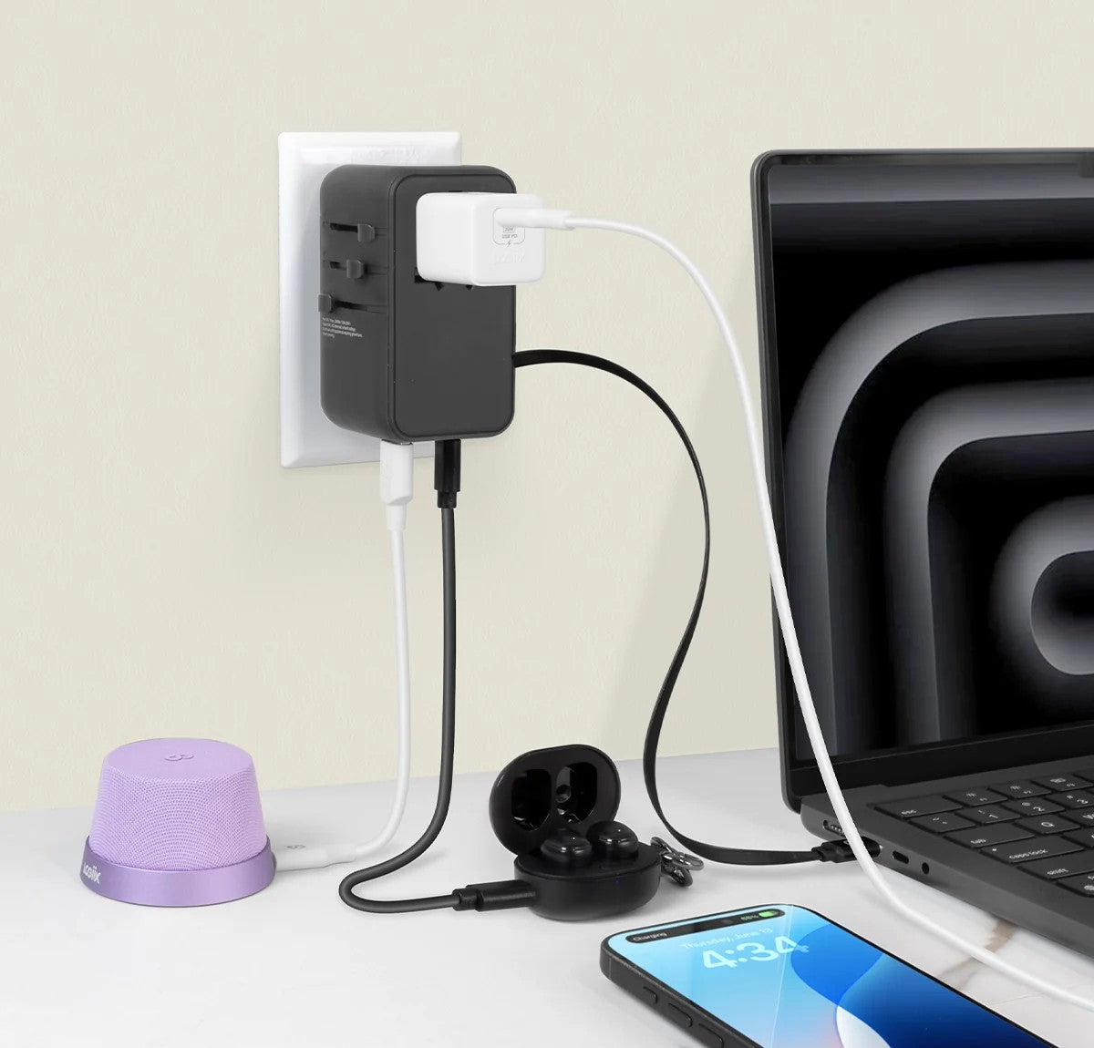 World Traveler XL 45/65W with Built-in Cable